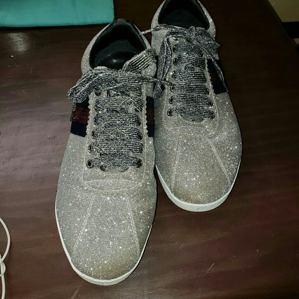 Gucci Sneakers - Picture 1 of 4